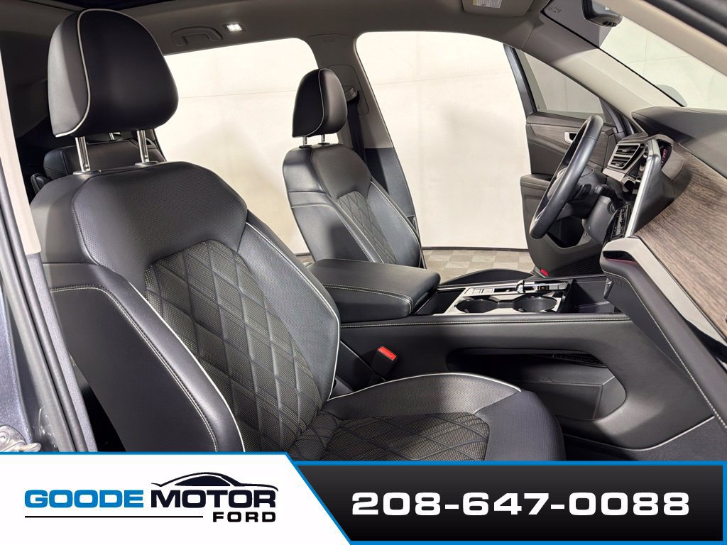 Used 2024 Volkswagen Atlas SEL Premium R-Line AWD/4WD image 24