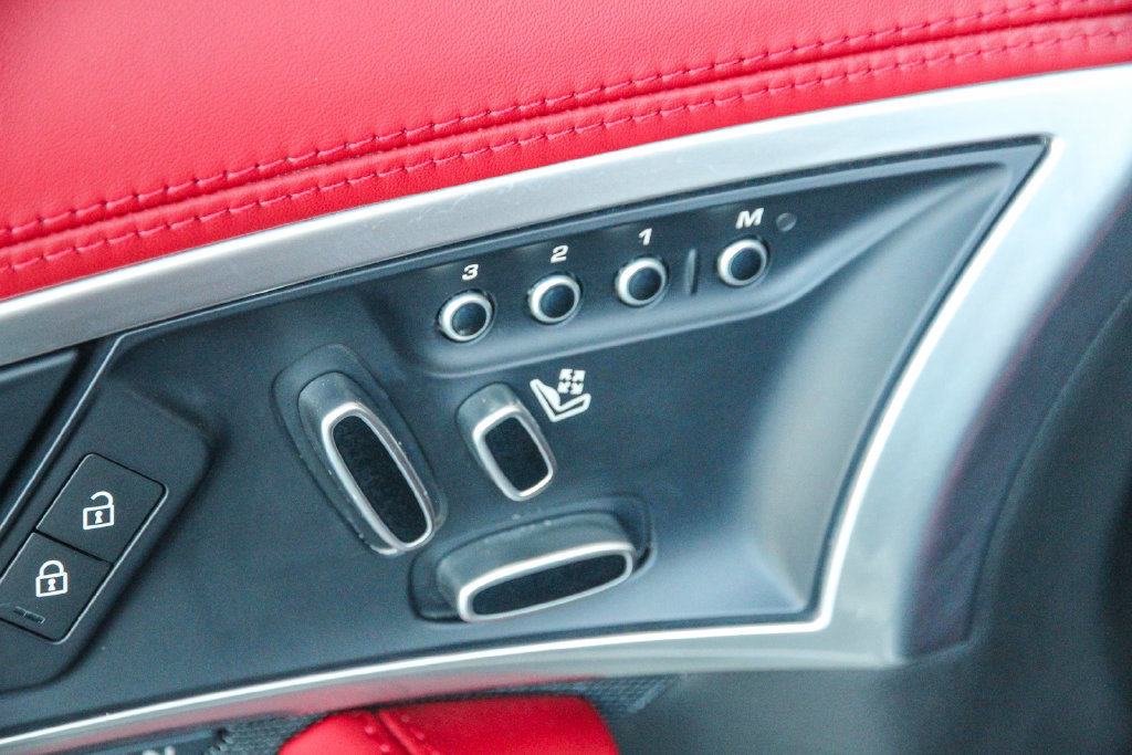 Used 2023 Jaguar F-TYPE R-Dynamic AWD/4WD image 21