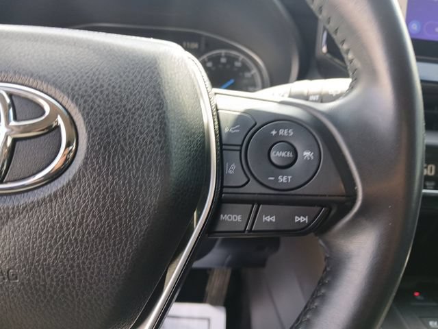 Used 2024 Toyota Venza LE AWD/4WD image 19