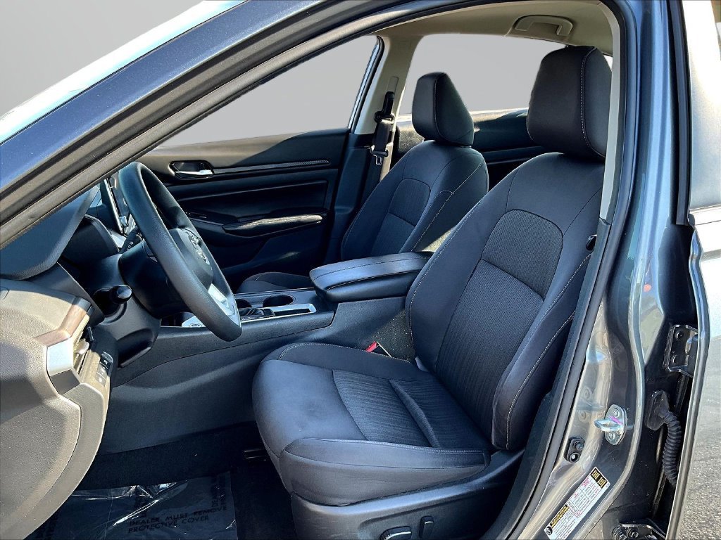 Used 2025 Nissan Altima 2.5 SV FWD image 22