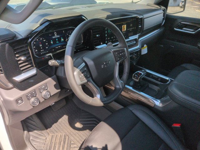 Used 2025 Chevrolet Silverado 1500 LT Trail Boss w/ Convenience Package II AWD/4WD image 17
