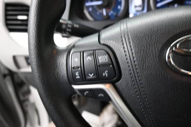 Used 2018 Toyota Sienna LE FWD image 15