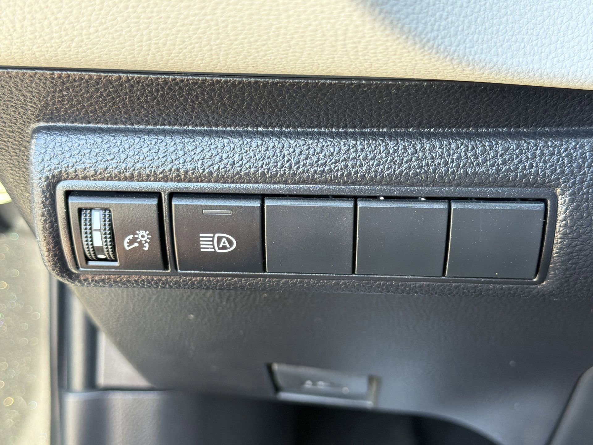 Used 2022 Toyota Corolla LE image 23