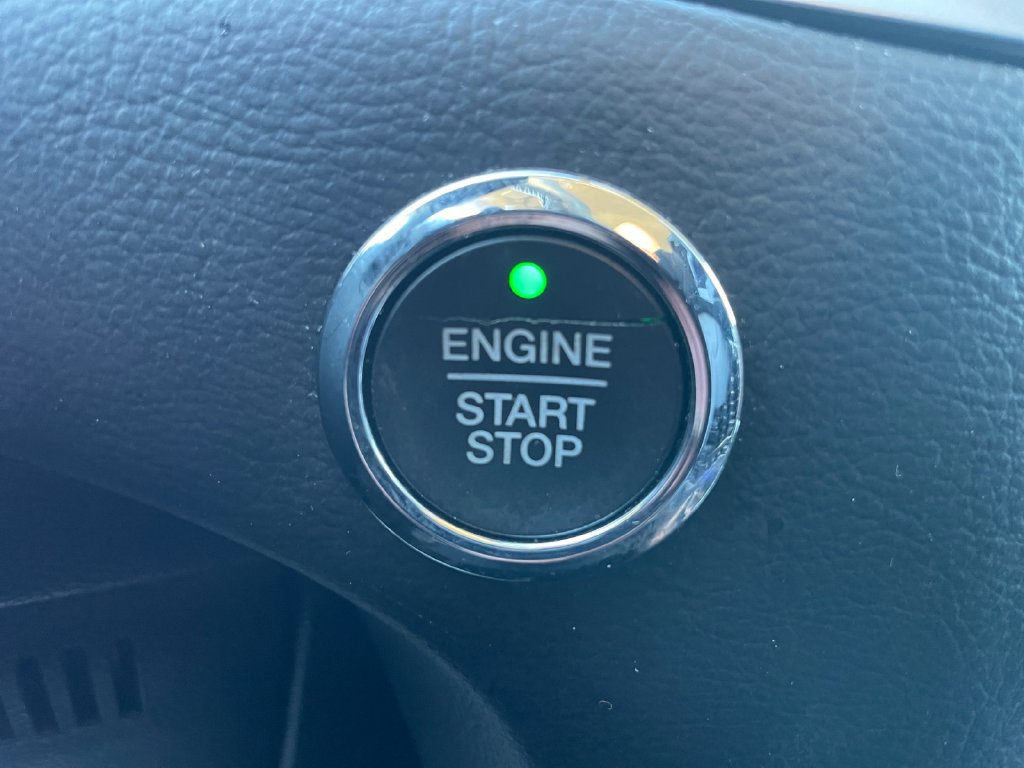 Certified 2018 Ford Edge SEL w/ Equipment Group 201A AWD/4WD image 40