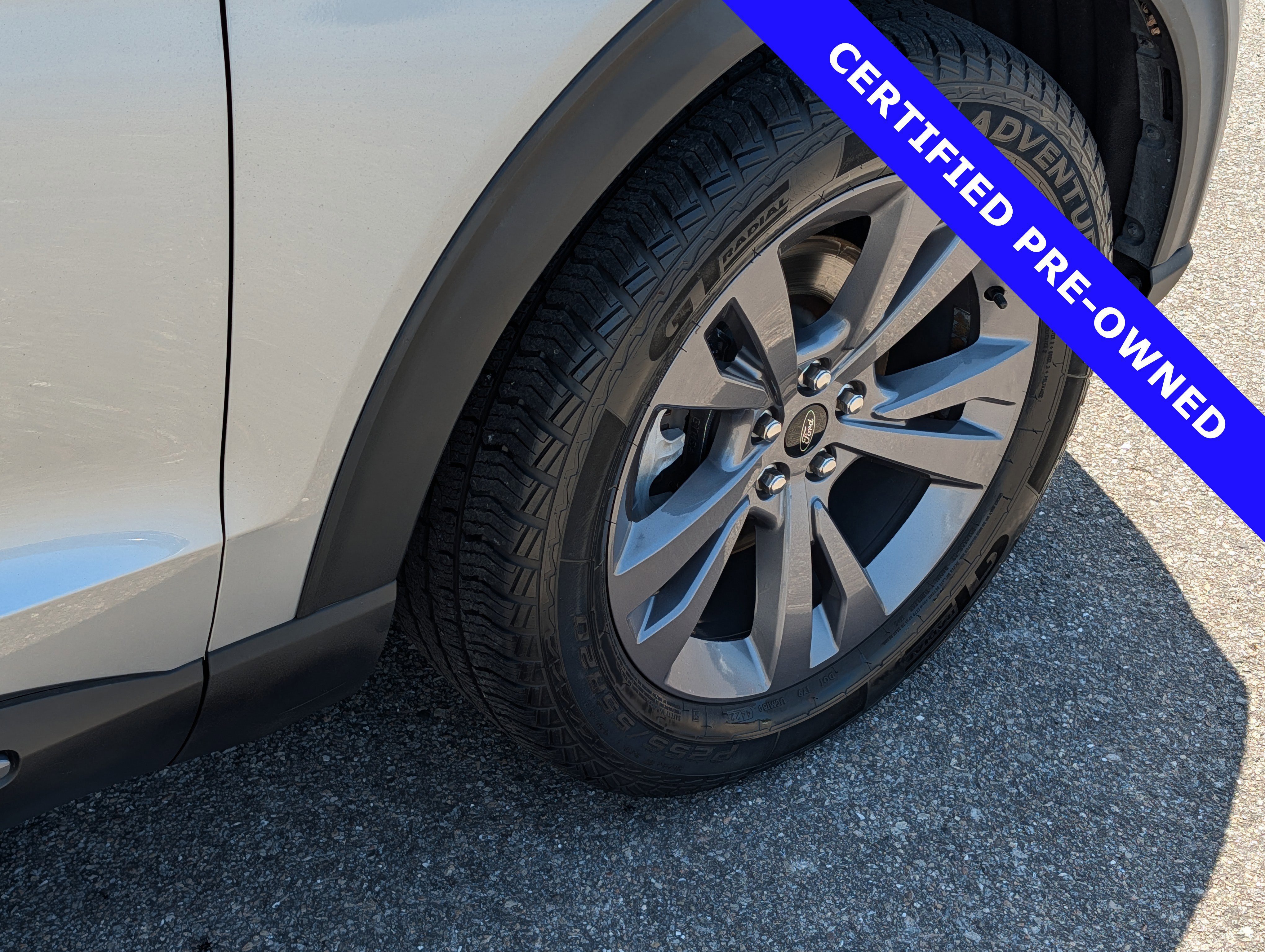 Certified 2022 Ford Explorer XLT w/ Equipment Group 202A AWD/4WD image 12