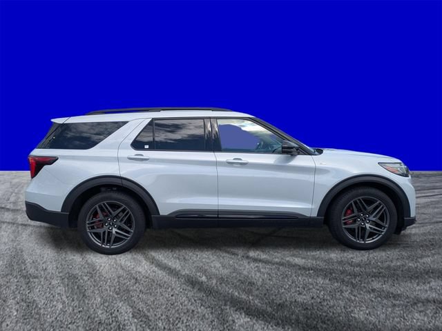Certified 2026 Ford Explorer ST-Line w/ ST-Line Street Pack RWD image 3