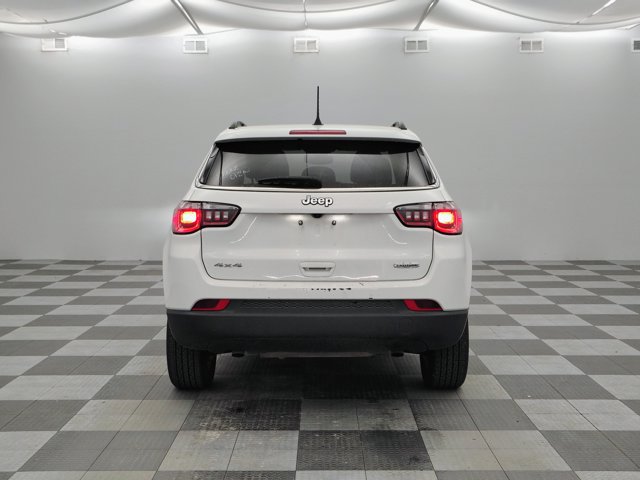 Used 2025 Jeep Compass Latitude w/ Sun & Sound Group AWD/4WD image 5