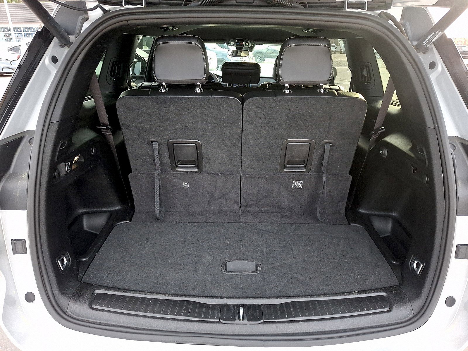 Used 2023 Jeep Grand Cherokee L Laredo image 28