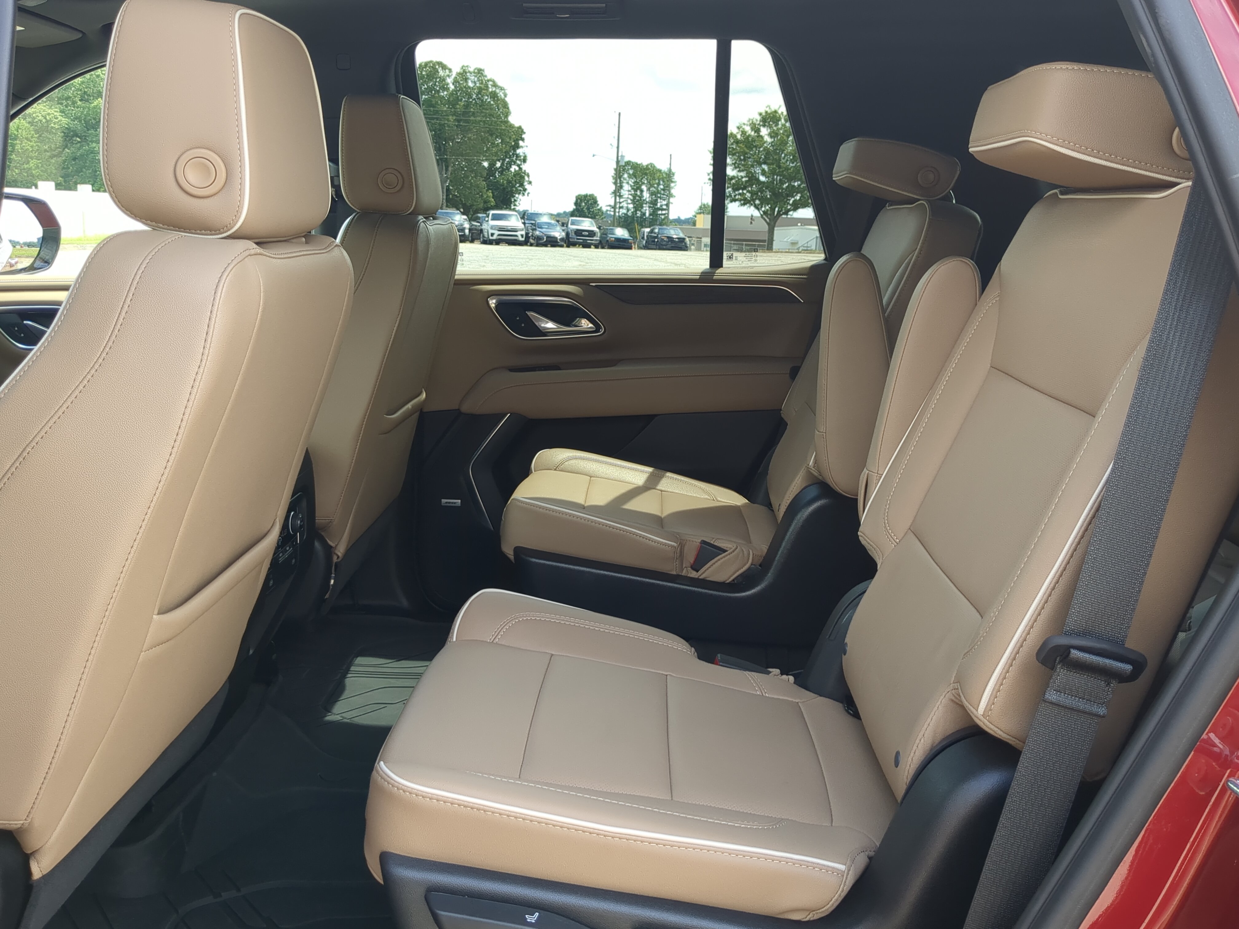 Used 2023 Chevrolet Tahoe Premier AWD/4WD image 11
