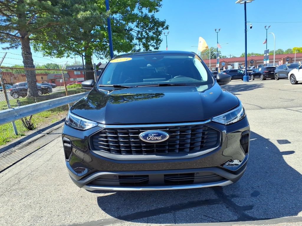 Certified 2024 Ford Escape Active w/ Tech Pack #1 AWD/4WD image 3