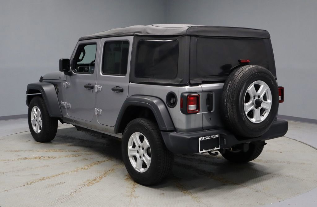Used 2018 Jeep Wrangler Unlimited Sport S AWD/4WD image 3