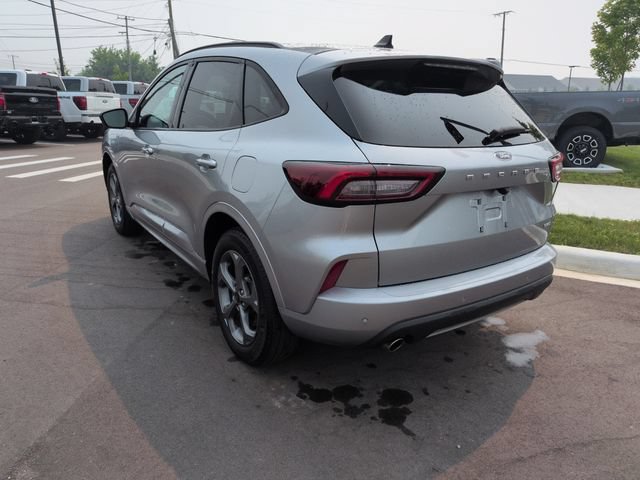Certified 2024 Ford Escape ST-Line w/ Tech Pack #1 AWD/4WD image 3