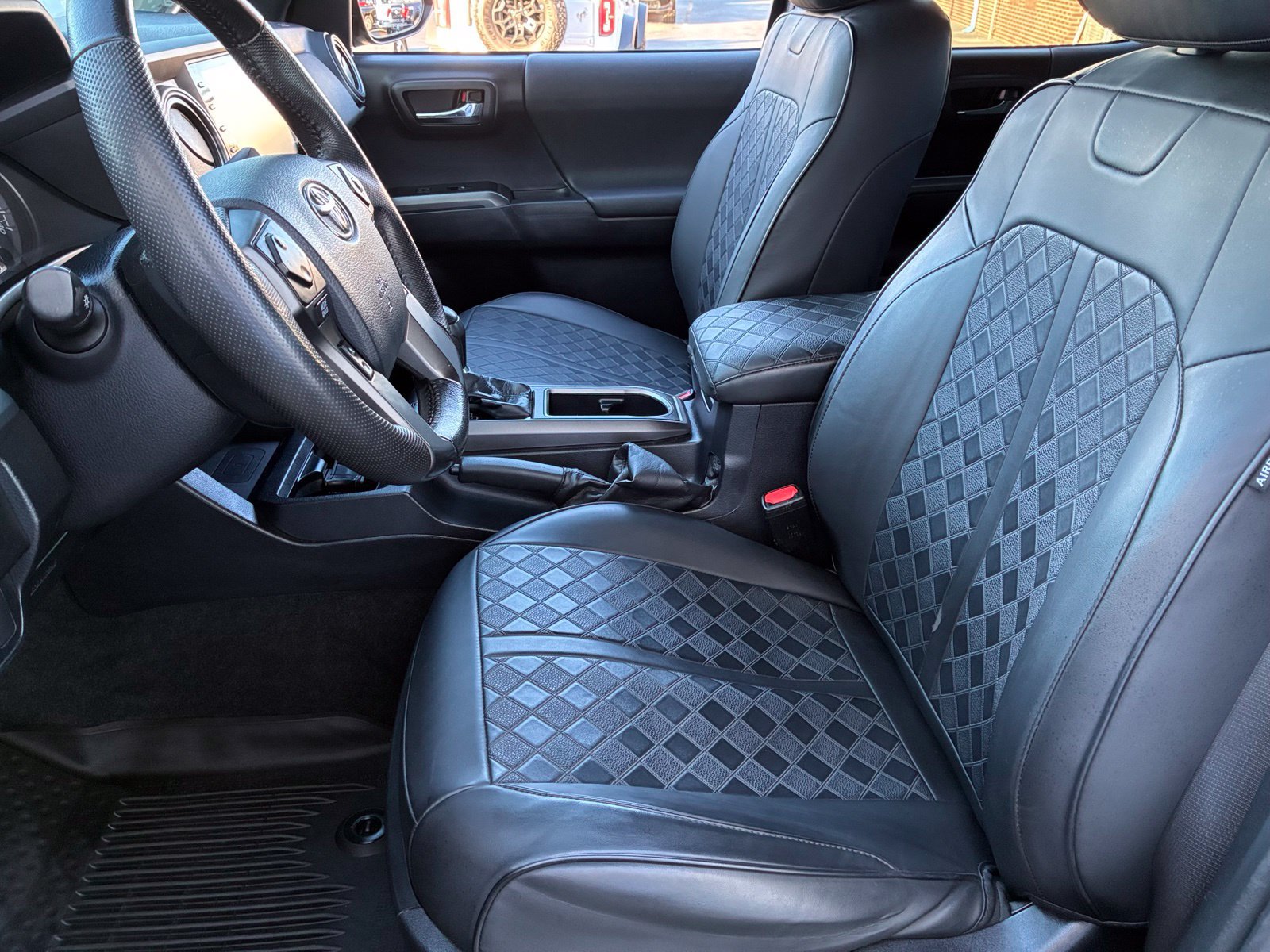 Used 2020 Toyota Tacoma TRD Off-Road AWD/4WD image 15