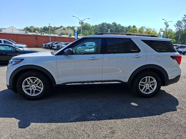 Certified 2025 Ford Explorer Active w/ Active Comfort Package RWD image 6