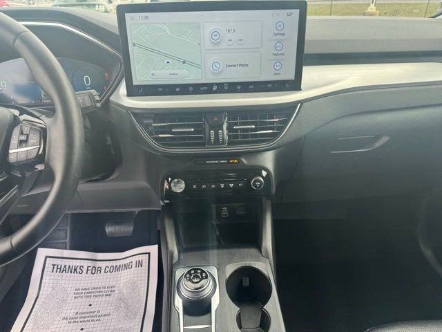 Certified 2024 Ford Escape Platinum w/ Class II Trailer Tow Package image 17