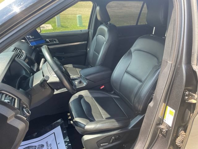 Certified 2019 Ford Explorer XLT w/ Equipment Group 202A AWD/4WD image 18