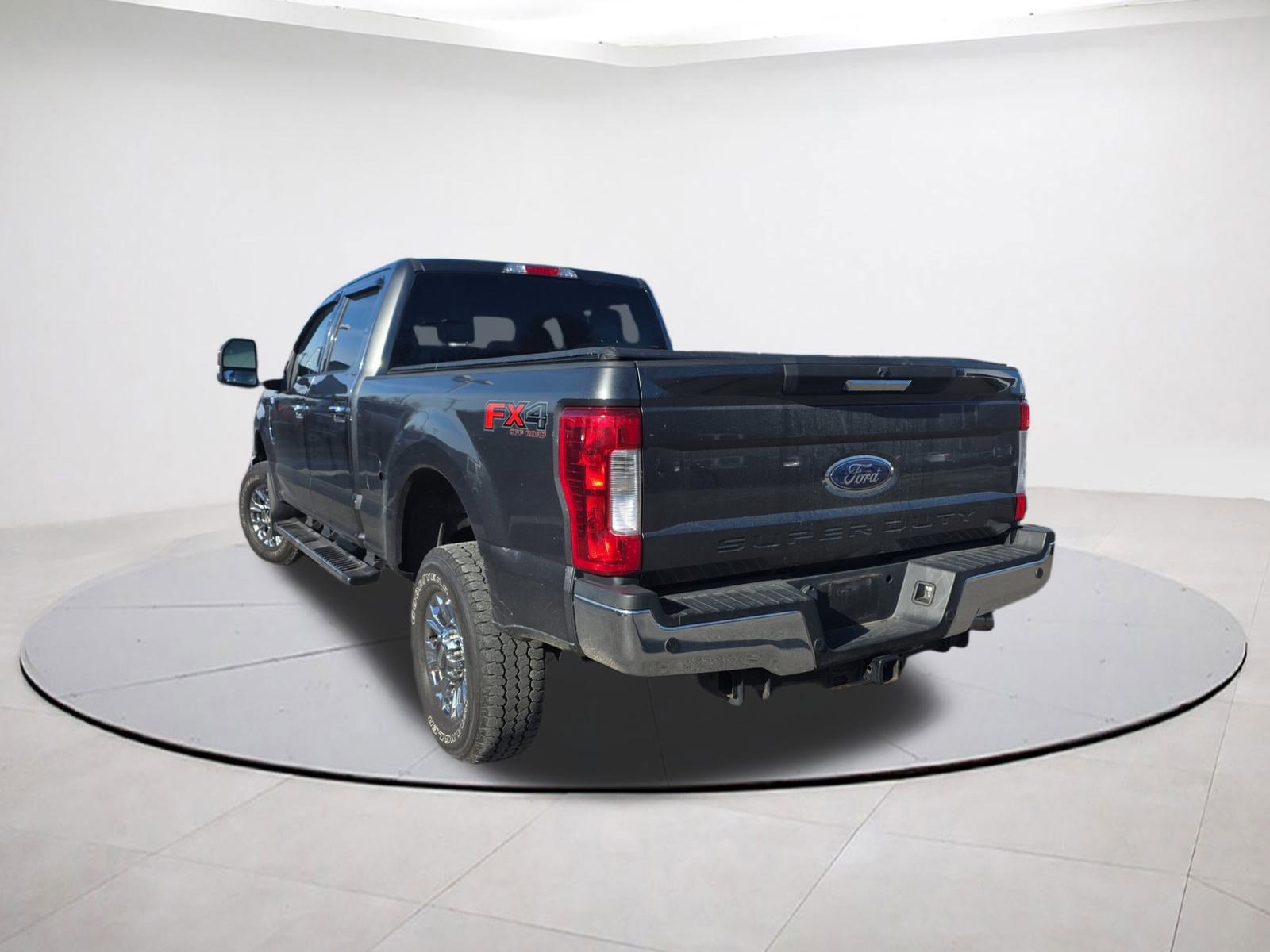 Certified 2018 Ford F250 XLT w/ XLT Premium Package image 5