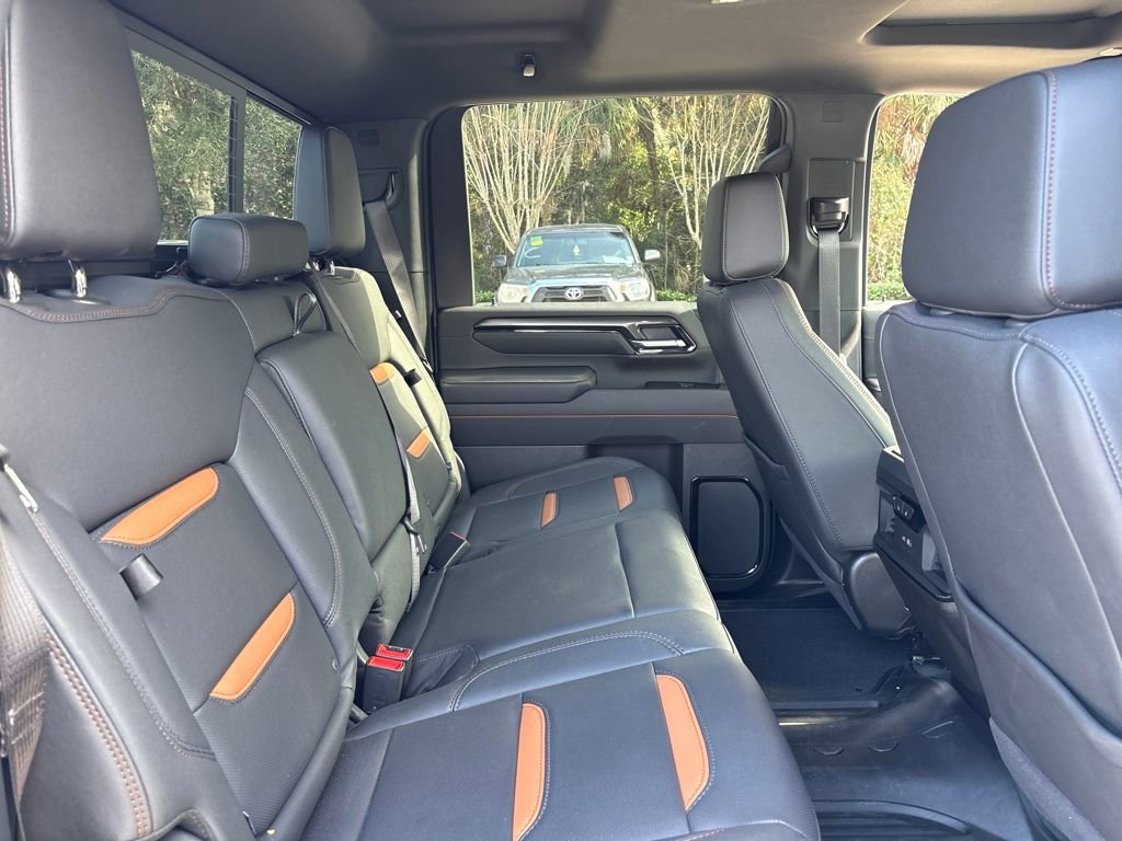 Used 2025 GMC Sierra 2500 AT4 w/ AT4 Premium Plus Package image 24