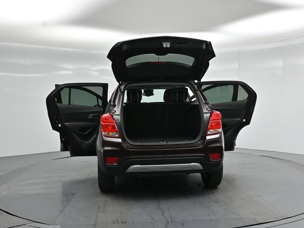 Used 2020 Chevrolet Trax LT w/ LT Convenience Package FWD image 28