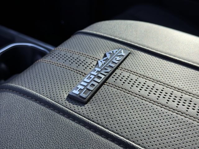 Used 2024 Chevrolet Silverado 2500 High Country w/ High Country Premium Package AWD/4WD image 34