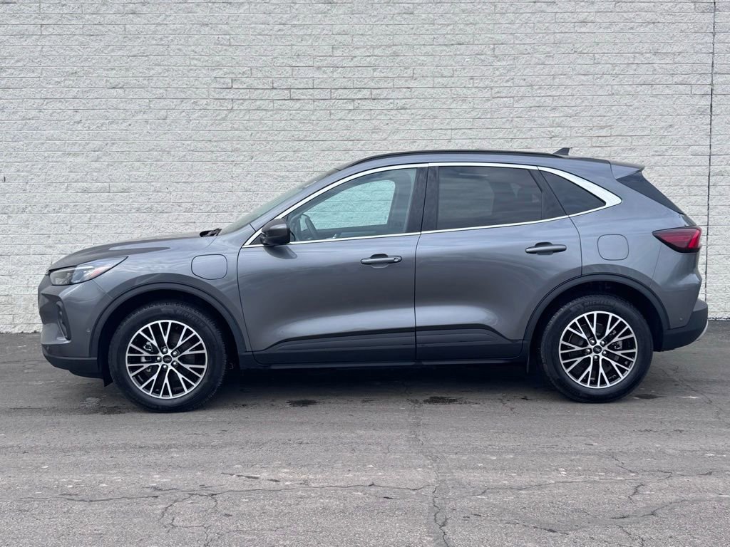 Certified 2023 Ford Escape SE w/ PHEV Premium Package image 6