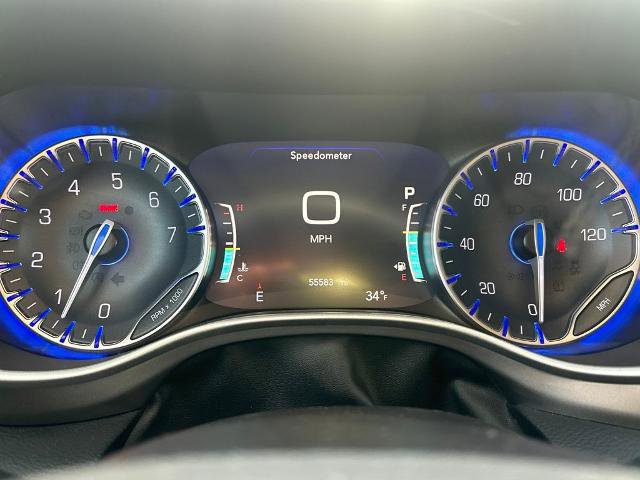 Used 2024 Chrysler Pacifica Touring-L image 21