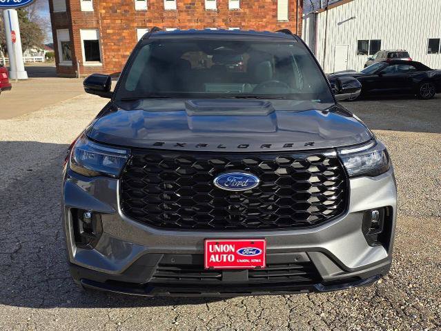 Certified 2025 Ford Explorer ST-Line w/ ST-Line Street Pack image 3