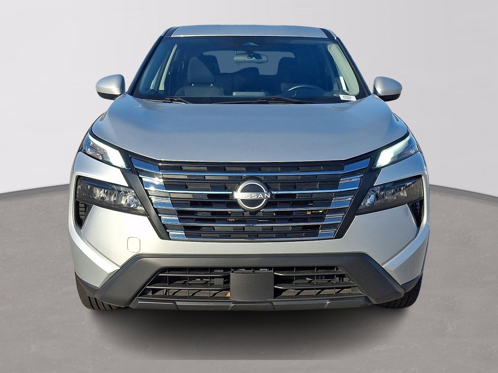 Used 2024 Nissan Rogue SV AWD/4WD image 2