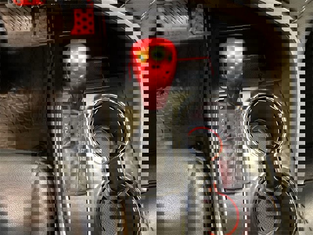 Used 2020 Toyota Camry SE image 12