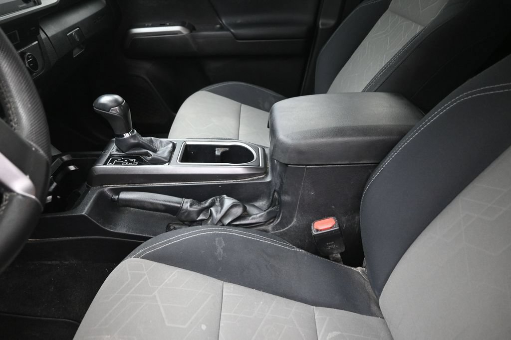 Used 2023 Toyota Tacoma TRD Off-Road w/ Technology Package AWD/4WD image 21