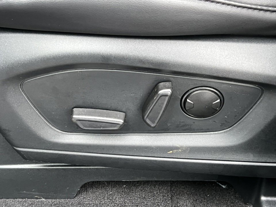 Certified 2023 Ford Explorer XLT w/ Equipment Group 202A image 16