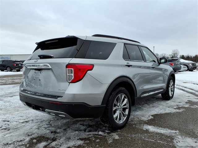 Certified 2023 Ford Explorer XLT w/ Equipment Group 202A image 4