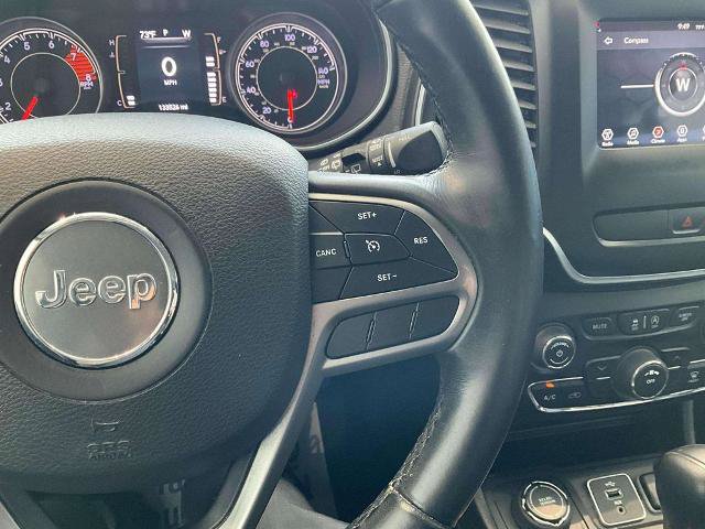 Used 2019 Jeep Cherokee Latitude Plus AWD/4WD image 12