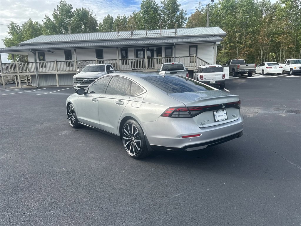 Used 2024 Honda Accord Touring image 5
