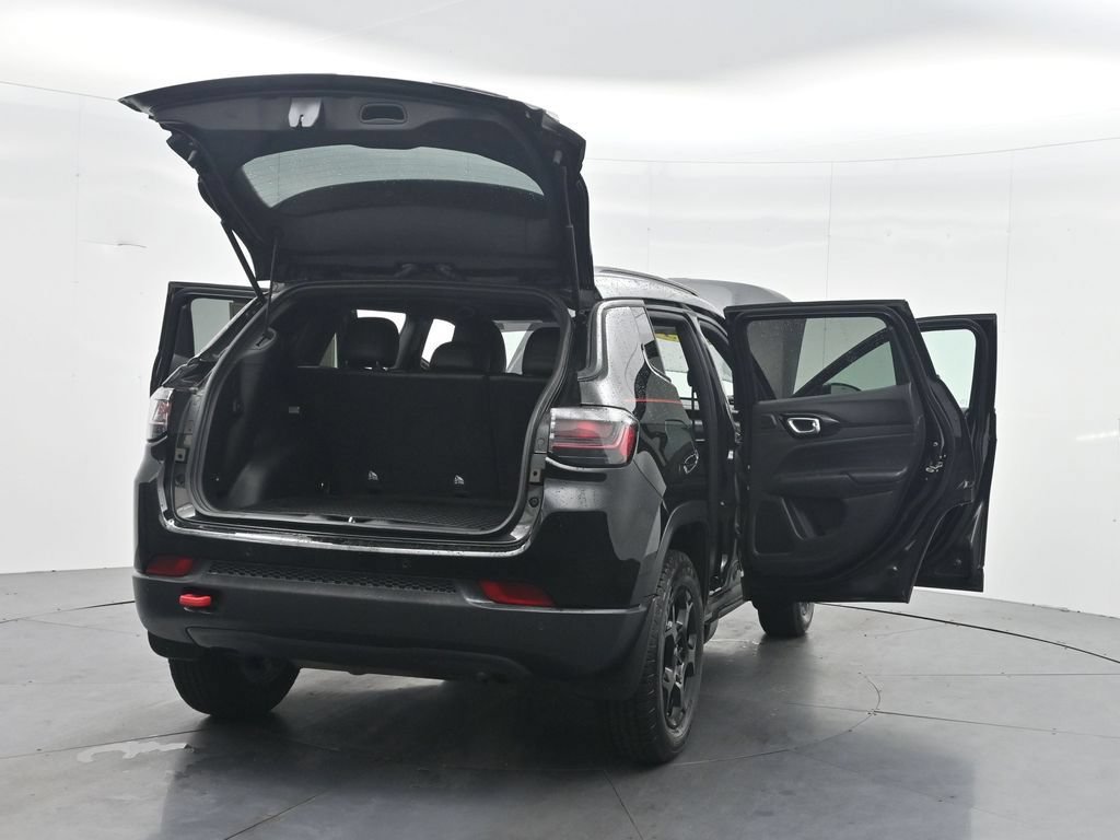 Used 2023 Jeep Compass Trailhawk w/ Trailhawk Elite Group AWD/4WD image 44