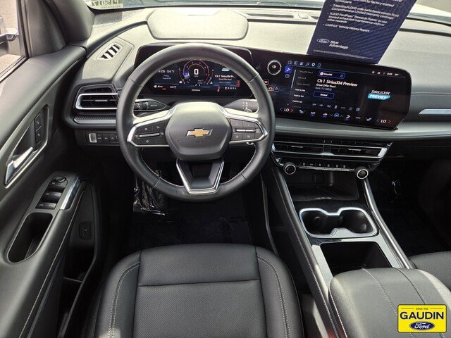 Used 2025 Chevrolet Traverse LT AWD/4WD image 14