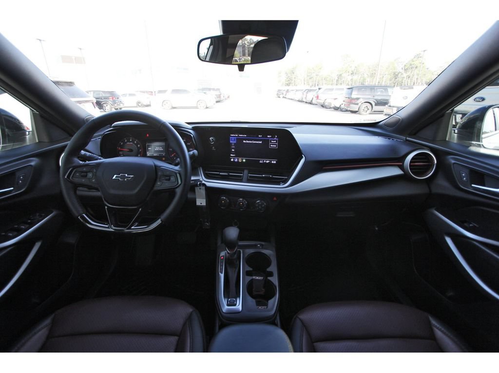 Used 2024 Chevrolet Trax RS w/ Sunroof Package FWD image 12