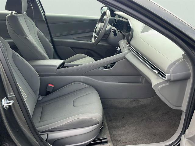 Used 2025 Hyundai Elantra SEL FWD image 14