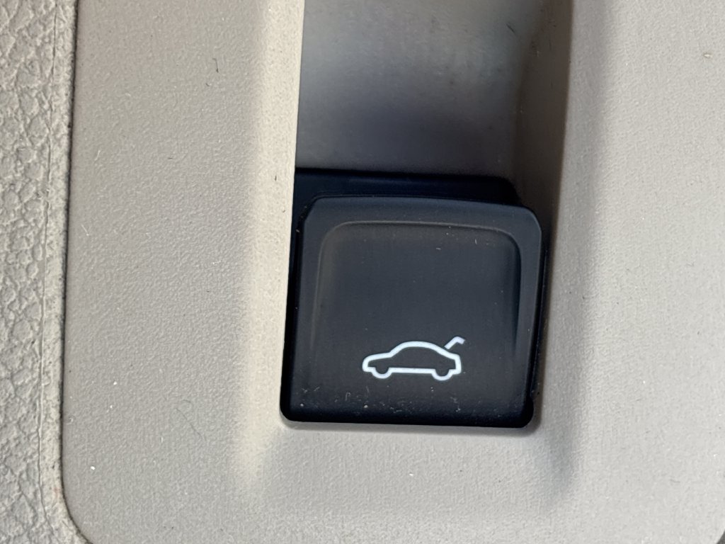 Used 2018 Volkswagen Atlas SEL AWD/4WD image 30