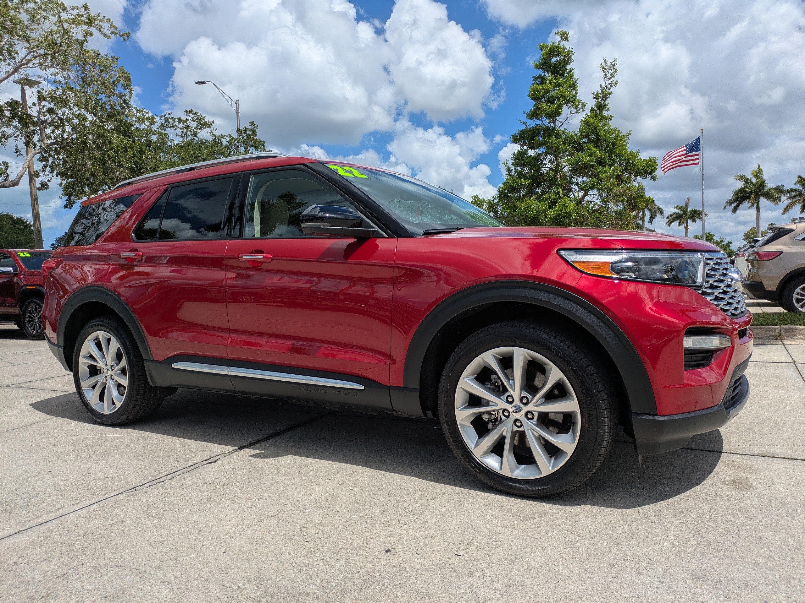 Certified 2022 Ford Explorer Platinum w/ Technology Package AWD/4WD image 2