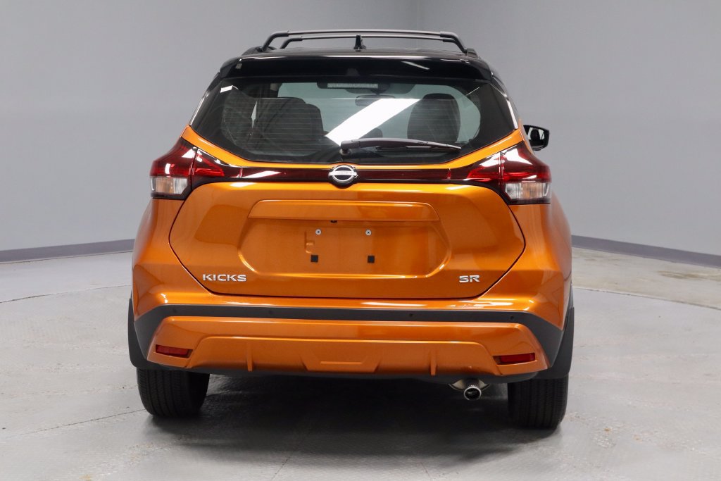 Used 2024 Nissan Kicks SR w/ SR Premium Package FWD image 10
