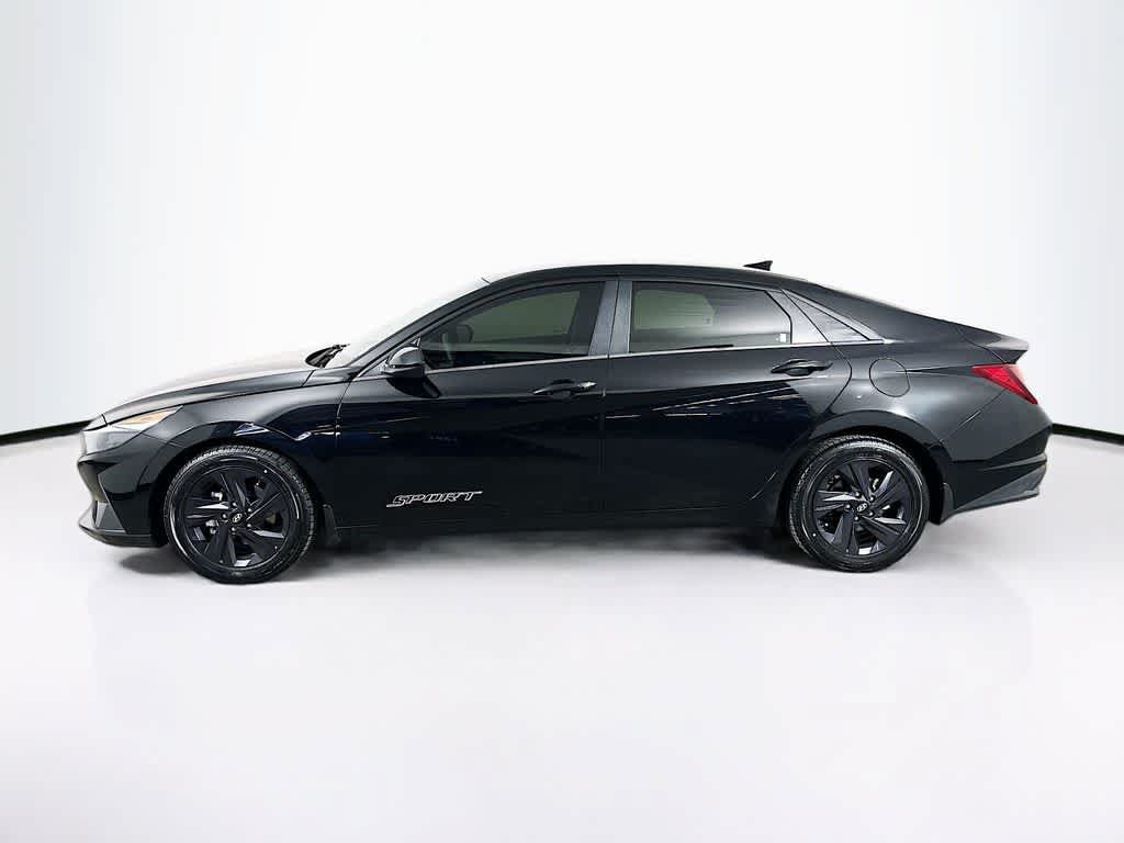 Used 2022 Hyundai Elantra SEL FWD image 3