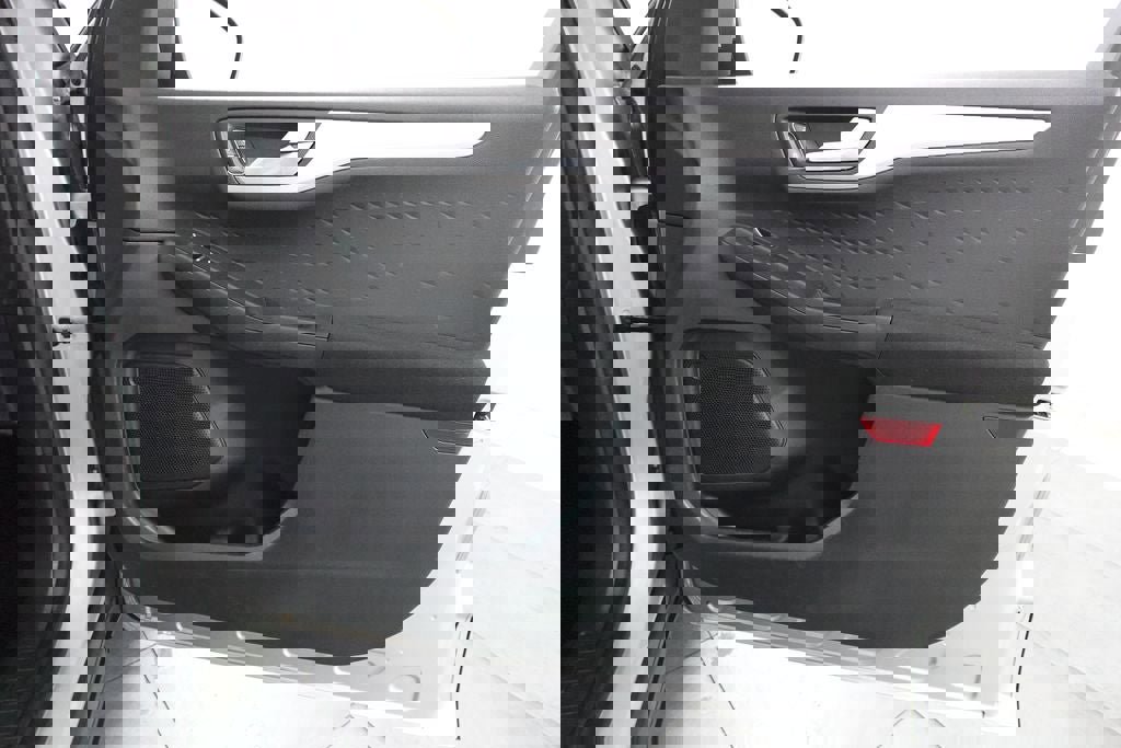 Certified 2020 Ford Escape SE image 30