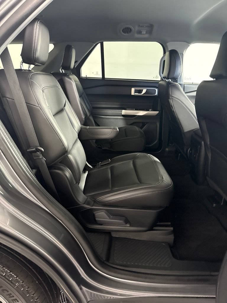 Certified 2024 Ford Explorer XLT w/ Equipment Group 202A AWD/4WD image 17