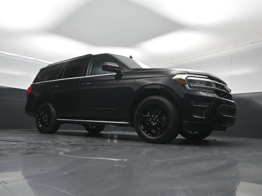 Certified 2022 Ford Expedition XLT RWD image 4
