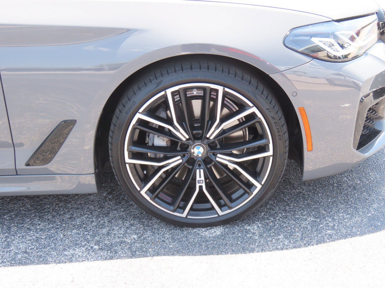 Used 2021 BMW 540i w/ M Sport Package RWD image 7