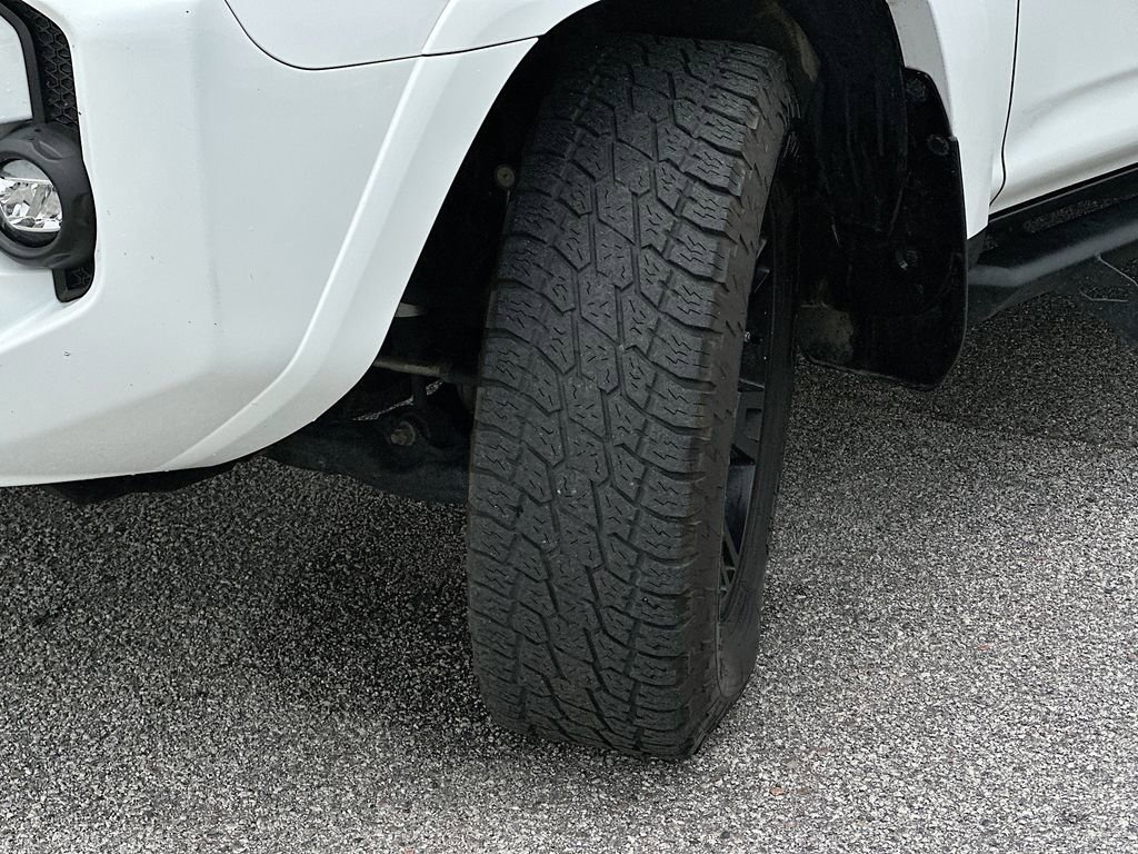 Used 2023 Toyota 4Runner SR5 Premium w/ Moonroof Package AWD/4WD image 25