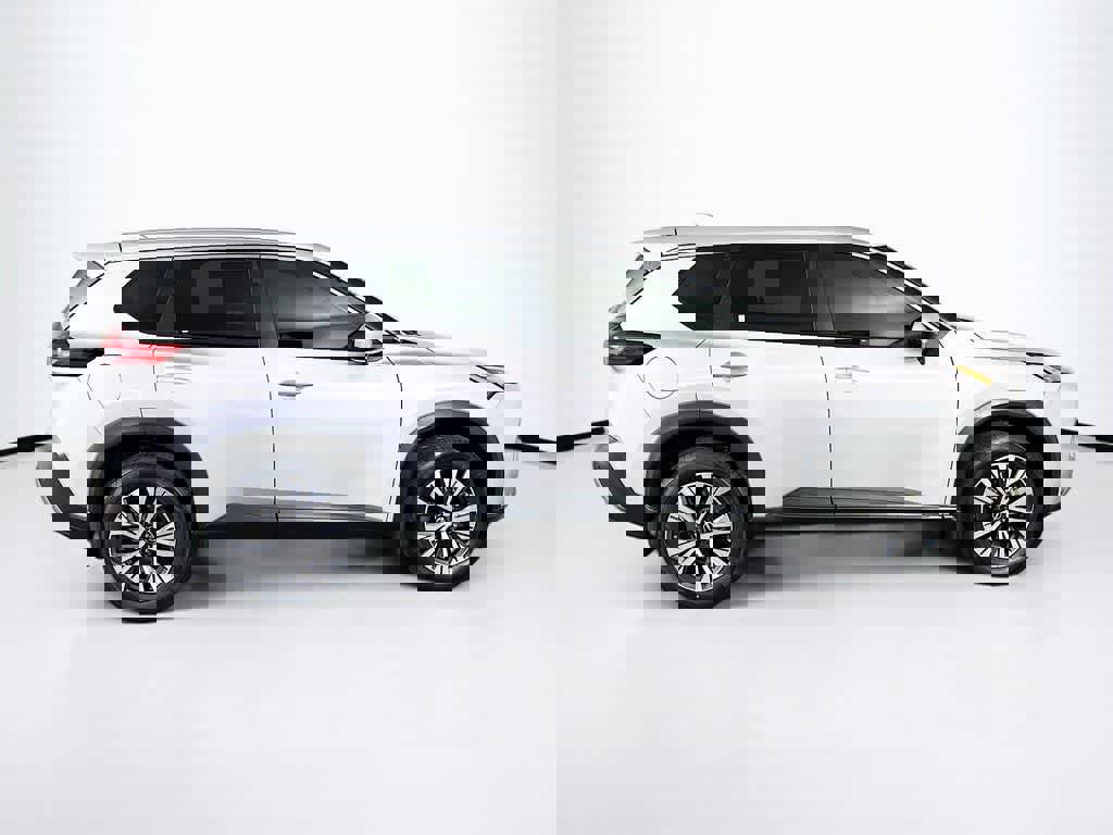 Used 2022 Nissan Rogue SV image 26