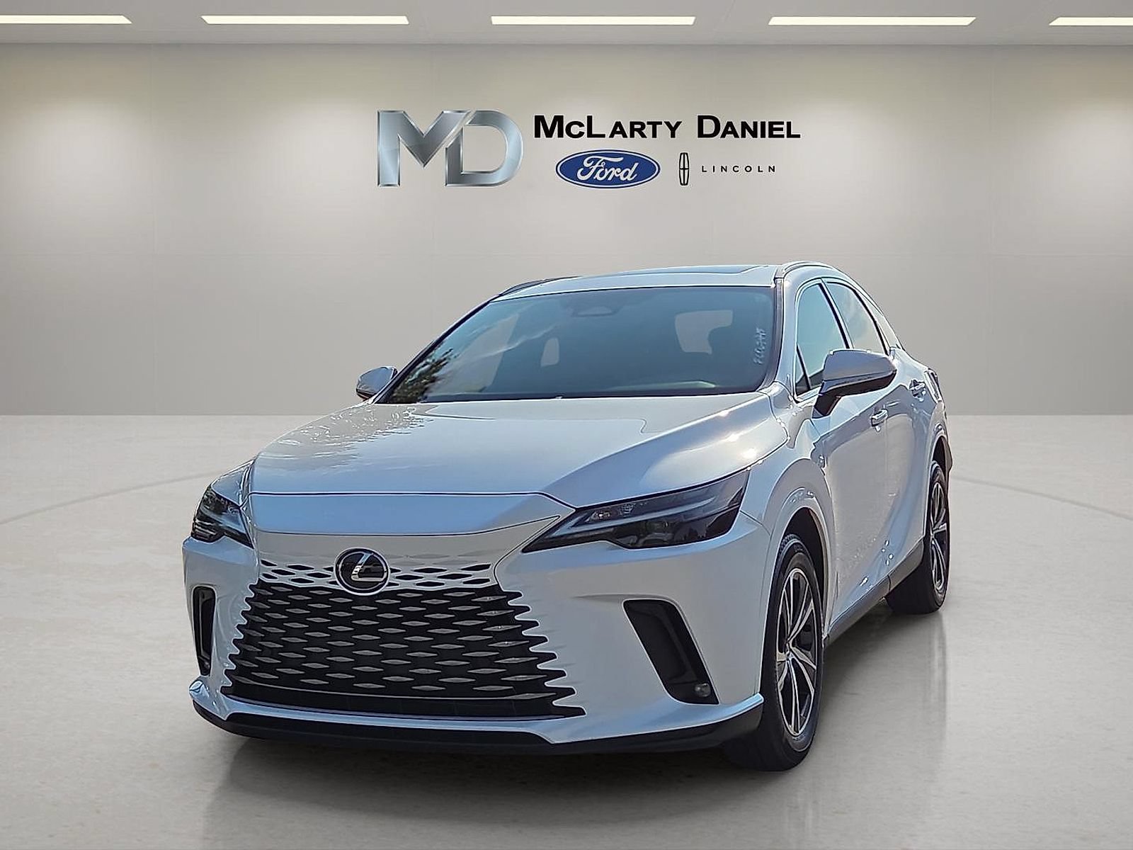 Used 2024 Lexus RX 350 Premium w/ Convenience Package AWD/4WD image 2