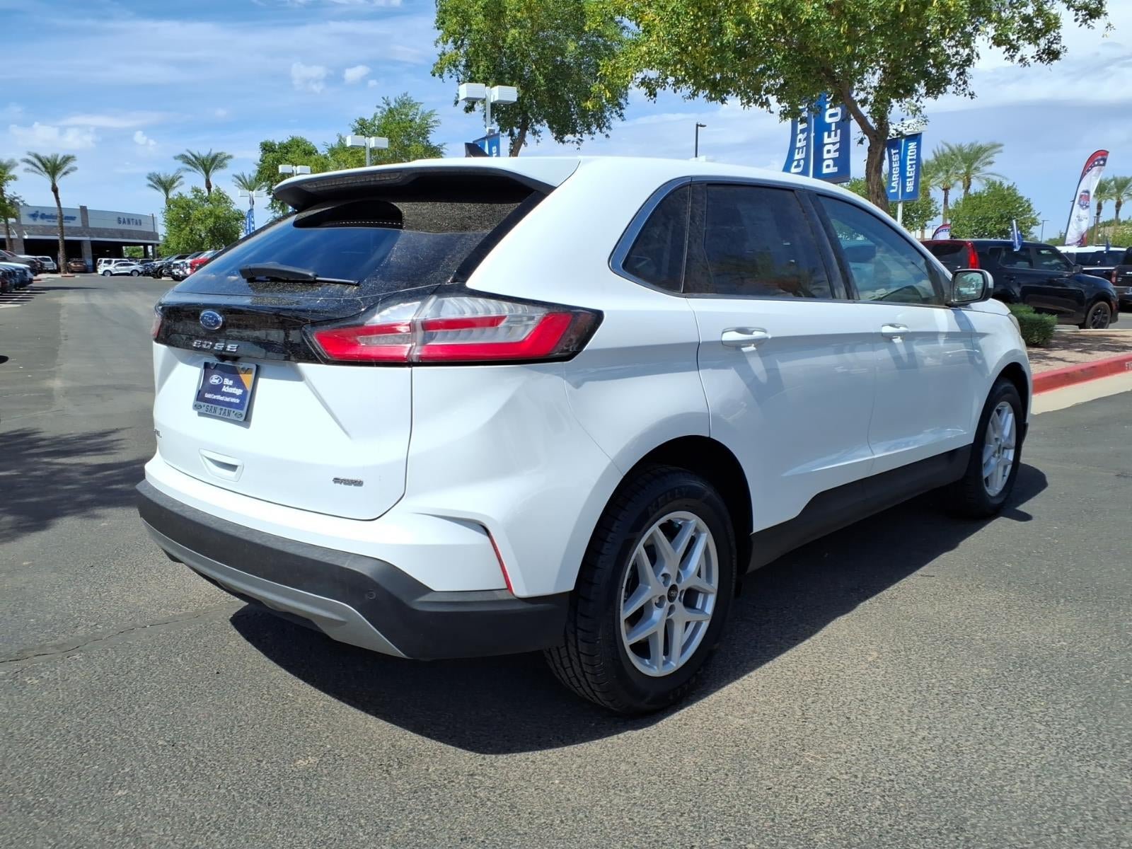 Certified 2024 Ford Edge SEL w/ Convenience Package AWD/4WD image 4
